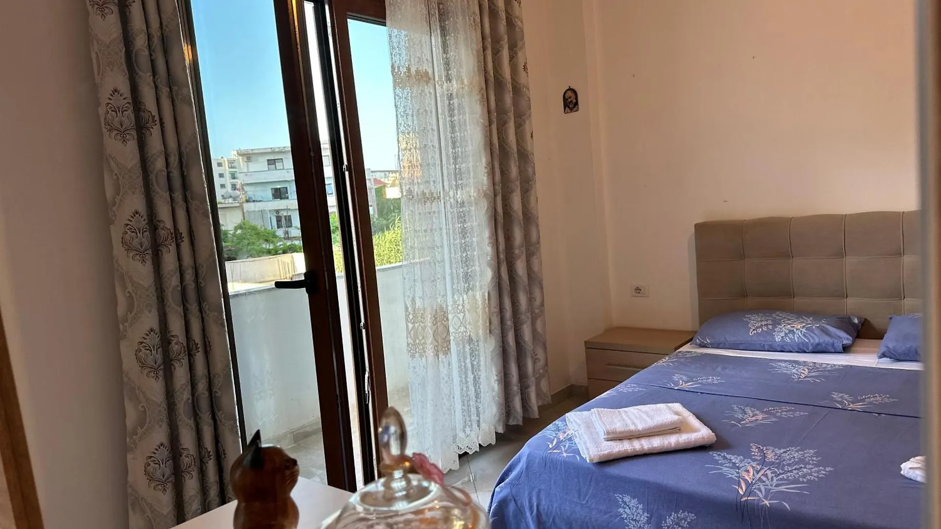 ドゥラスIlirjan Apartmetアパートメント アルバニア
