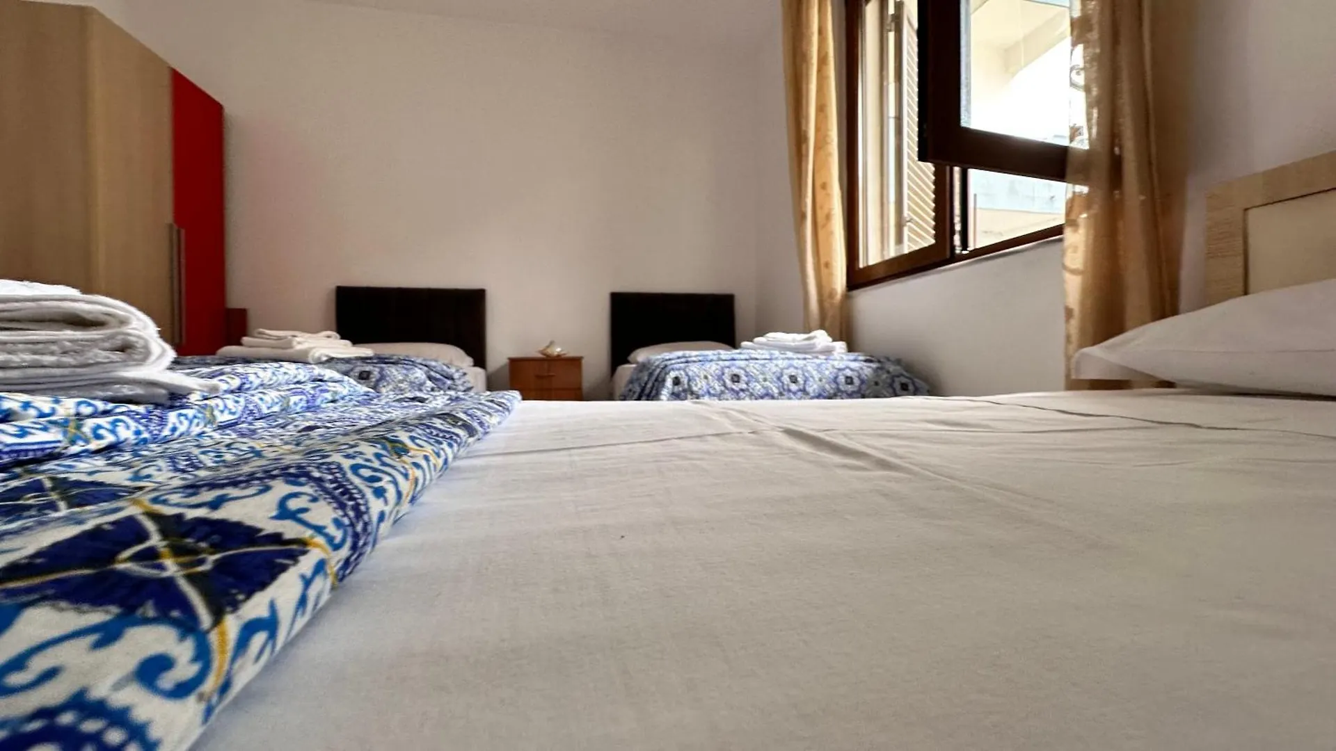 ドゥラスIlirjan Apartmetアパートメント