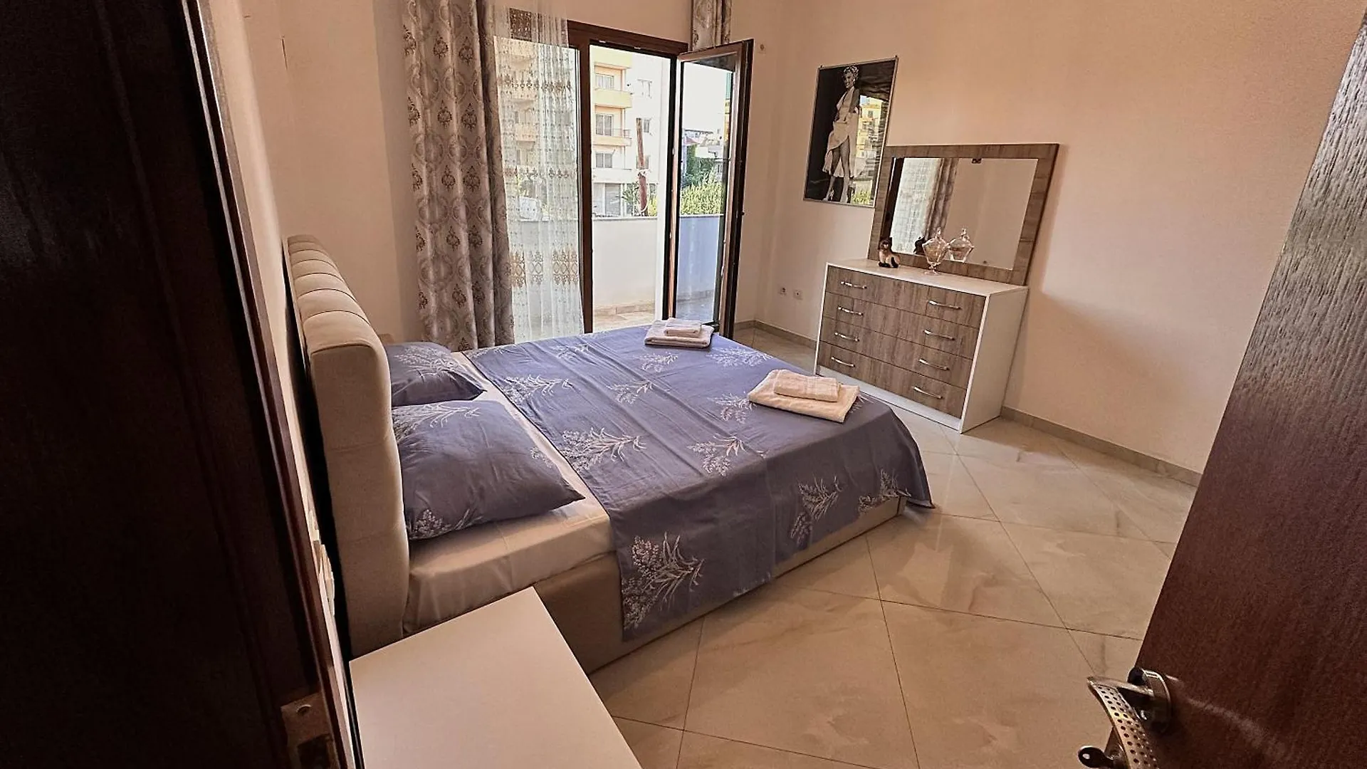 ドゥラスIlirjan Apartmetアパートメント
