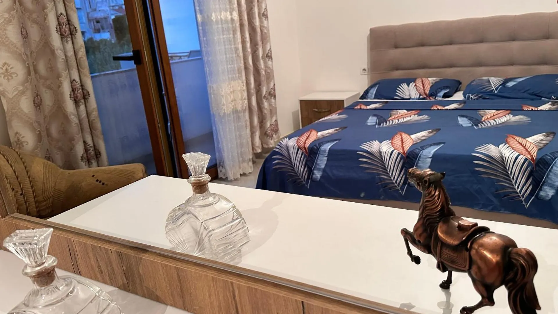 アパート ドゥラスIlirjan Apartmetアパートメント アルバニア