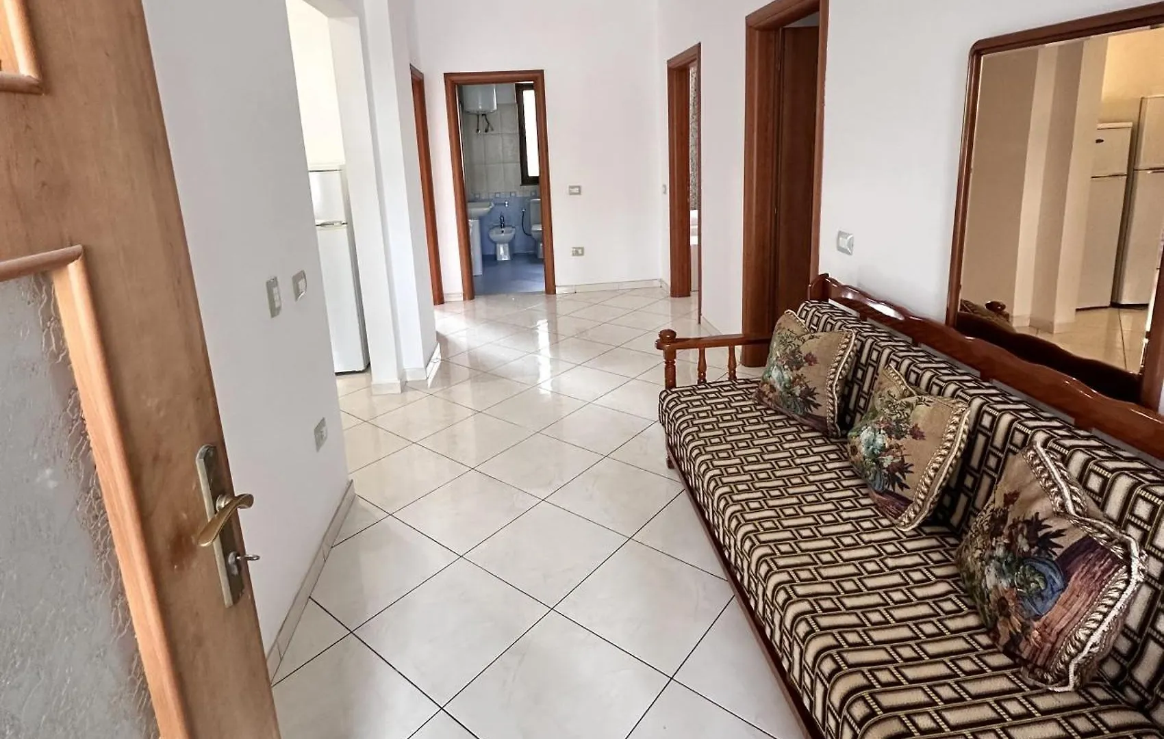 ドゥラスIlirjan Apartmetアパートメント ドゥラス